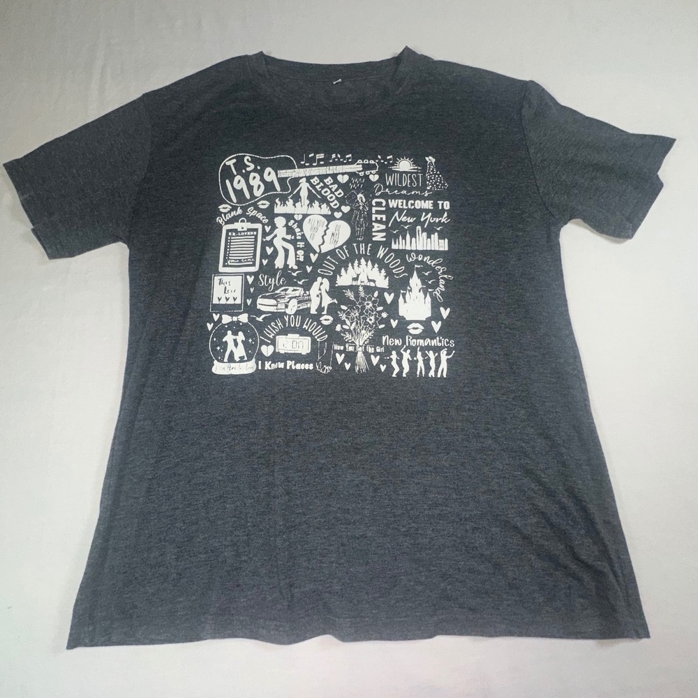 Taylor Swift 1989 Album Collage Graphic T Shirt Womens Size Medium Dark Gray EUC